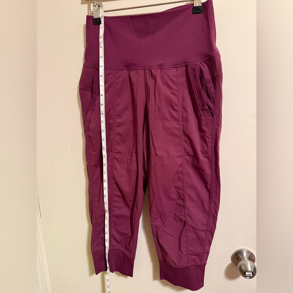 Lululemon Dance Studio Cropped Burgundy High-Waisted Joggers Pants Size 6